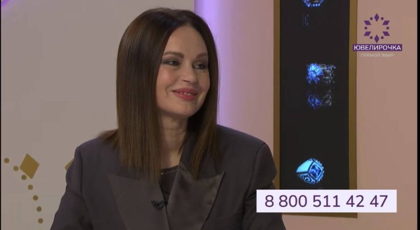 Звездный гость: Ирина Безрукова приняла участие в прямом эфире телеканала «Ювелирочка»