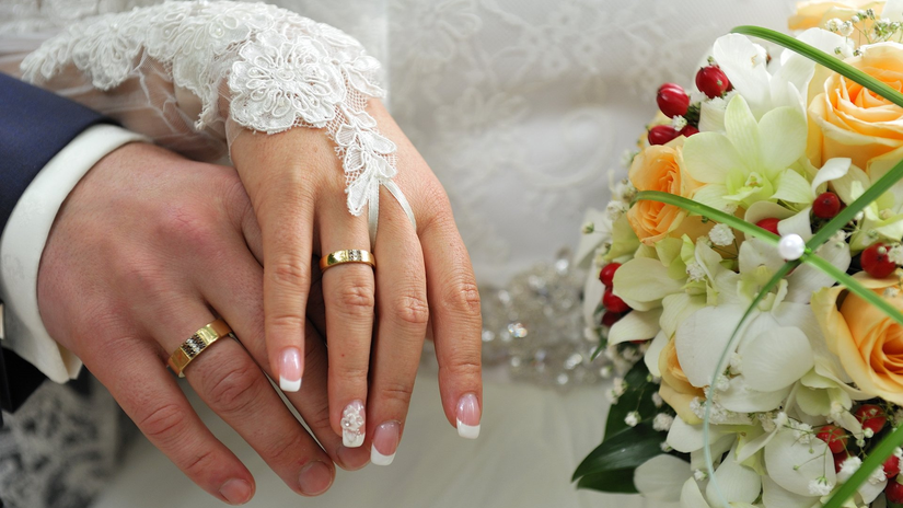 Эксперты подсчитали, сколько россияне в среднем тратят на свадьбы