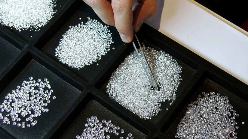 Различаем натуральные и синтетические меле бриллианты