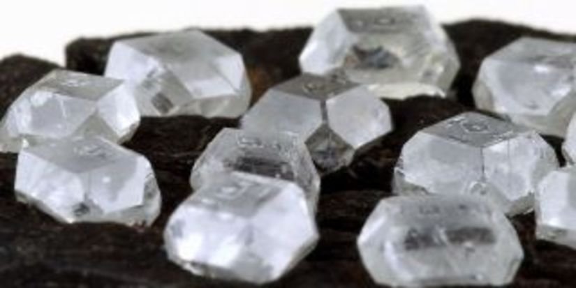Эксперты: Рынок синтетических камней ожидает рост