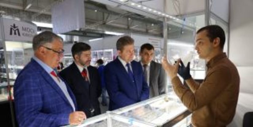 25 апреля в Красноярске открылась выставка «Ювелирный салон Сибири»