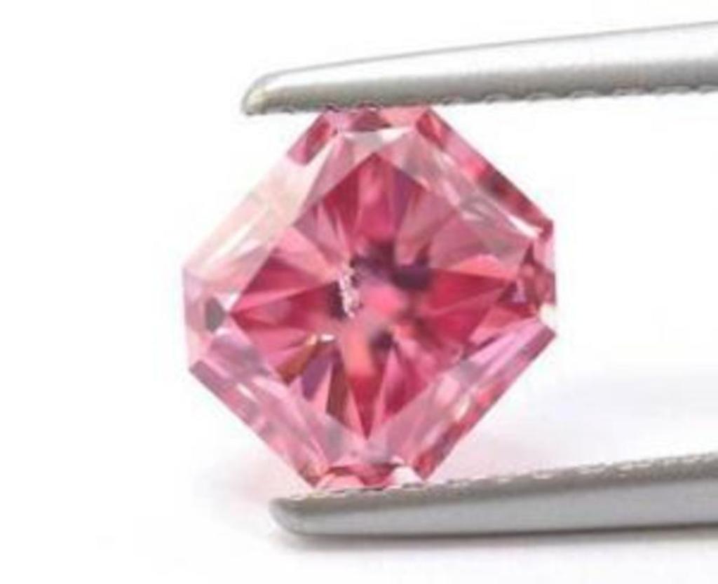 Бриллиант Leibish Prosperity Pink Diamond