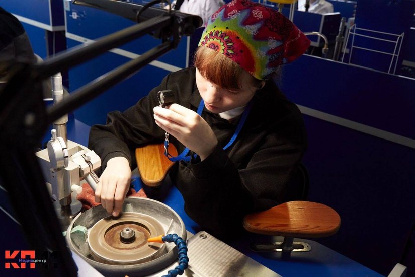 Укрощение титана и эстетика природы: история Марии Шипигузовой, призера конкурса ювелирного дизайна