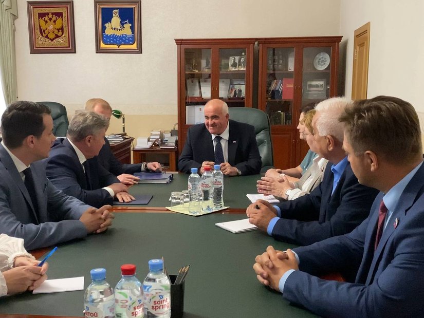 Губернатор Костромской области не поддержал возврат налоговых спецрежимов для ювелирной отрасли, но одобрил программу помощи промышленным предприятиям региона