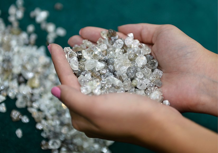 Минфин: Россия развивает новые рынки сбыта алмазов
