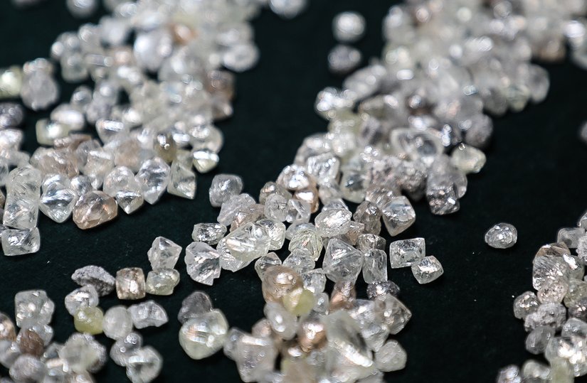 Бриллианты под прессом: вытеснили ли западные санкции российские алмазы с мирового рынка