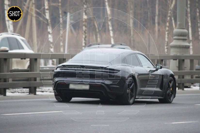 В Новой Москве грабители увезли сейф с золотом на украденном Porsche