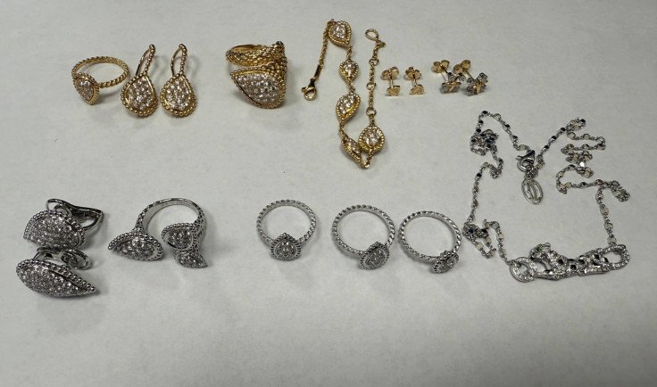 Шереметьевские таможенники задержали контрабандиста с ювелирными изделиями на 4,2 млн рублей