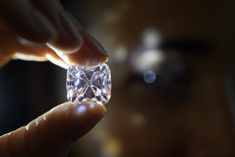 De Beers выпустят серию обучающих видео о бриллиантах