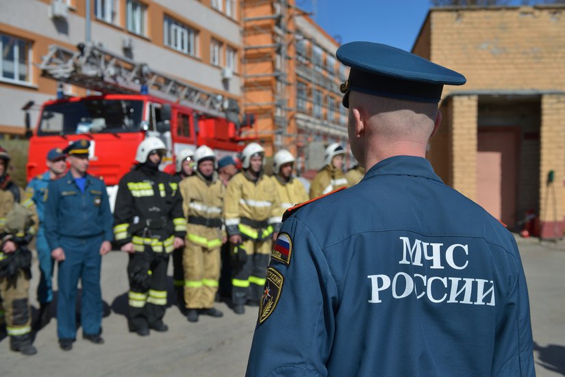 Для тушения пожара на Янтарном комбинате было задействовано пять единиц спецтехники