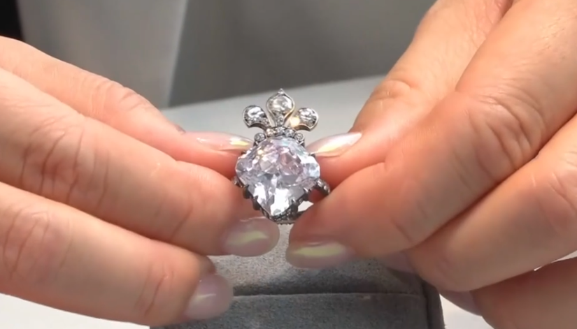 Розовый бриллиант Марии-Антуанетты: историческая загадка и ювелирная ценность на аукционе Christie's