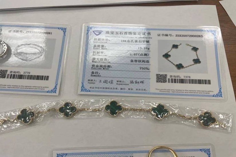 Шереметьевские таможенники пресекли контрабанду люксовых украшений на 6 млн рублей