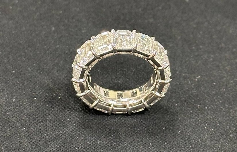 Шереметьевские таможенники изъяли у пассажирки незадекларированное кольцо за 6 млн рублей