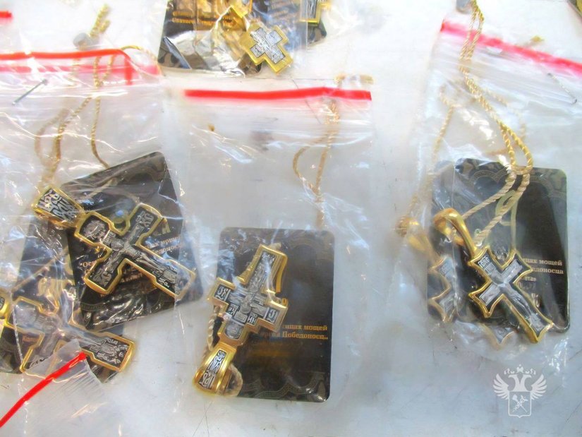 Таможня пресекла крупную контрабанду серебряных православных украшений в Китай