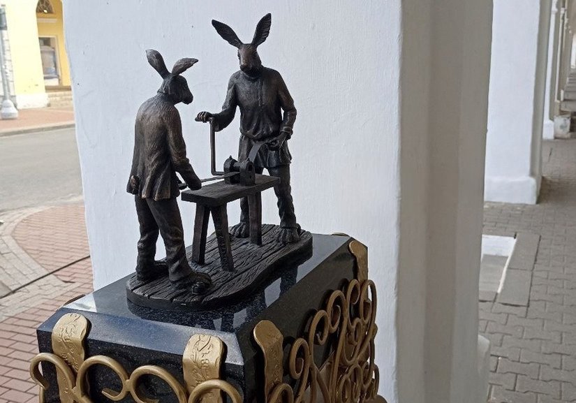 Новый символ ювелирной Костромы: Встречайте "Ювелира-Серебряника"!