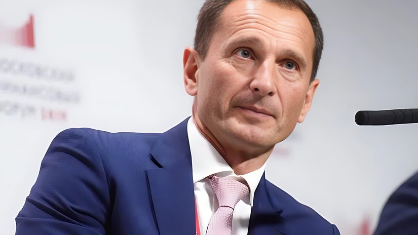 Руководитель Федеральной пробирной палаты Юрий Зубарев отмечает День рождения