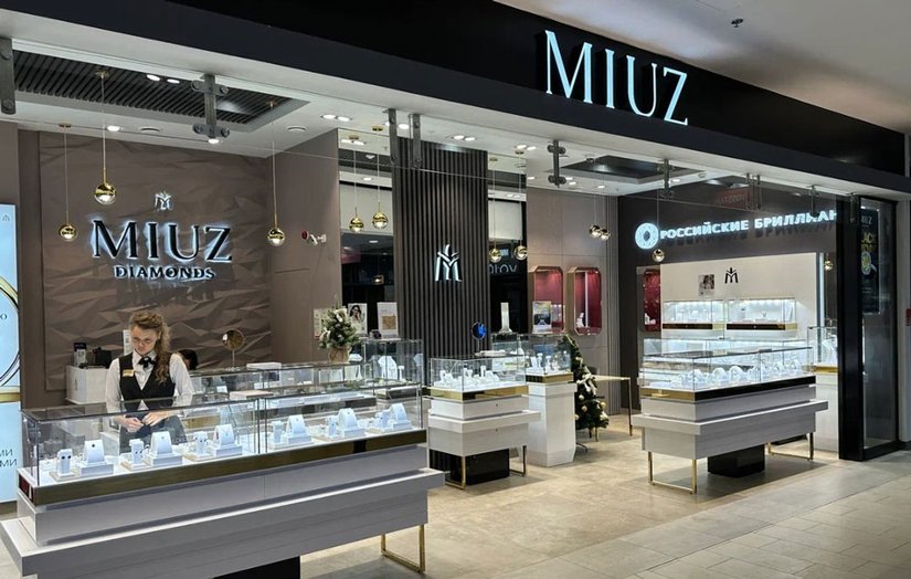 В «Невском Центре» открылся обновленный магазин MIUZ Diamonds