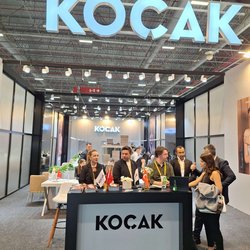 Фотоотчет с осенней выставки Istanbul Jewelry Show 2025: ювелирные изделия и технологии