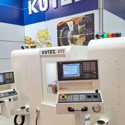 Фотоотчет с весенней выставки Istanbul Jewelry Show 2025: от оборудования до готовых украшений
