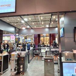 Фотоотчет с весенней выставки Istanbul Jewelry Show 2025: от оборудования до готовых украшений