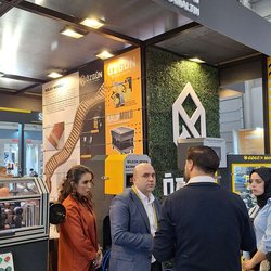 Фотоотчет с весенней выставки Istanbul Jewelry Show 2025: от оборудования до готовых украшений
