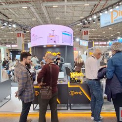 Фотоотчет с весенней выставки Istanbul Jewelry Show 2025: от оборудования до готовых украшений