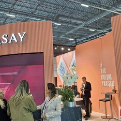 Фотоотчет с весенней выставки Istanbul Jewelry Show 2025: от оборудования до готовых украшений
