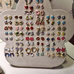 Фотоотчет с весенней выставки Istanbul Jewelry Show 2025: от оборудования до готовых украшений