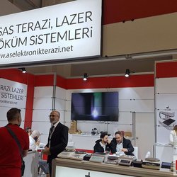 Фотоотчет с весенней выставки Istanbul Jewelry Show 2025: от оборудования до готовых украшений