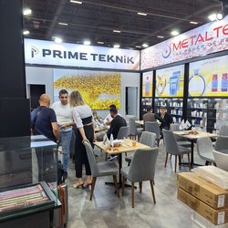 Фотоотчет с осенней выставки Istanbul Jewelry Show 2025: ювелирные изделия и технологии