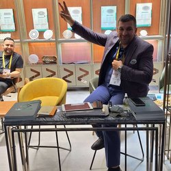 Фотоотчет с весенней выставки Istanbul Jewelry Show 2025: от оборудования до готовых украшений
