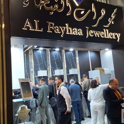 Фотоотчет с весенней выставки Istanbul Jewelry Show 2025: от оборудования до готовых украшений