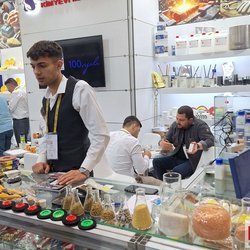 Фотоотчет с весенней выставки Istanbul Jewelry Show 2025: от оборудования до готовых украшений