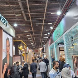Фотоотчет с весенней выставки Istanbul Jewelry Show 2025: от оборудования до готовых украшений