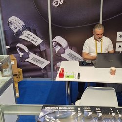 Фотоотчет с весенней выставки Istanbul Jewelry Show 2025: от оборудования до готовых украшений