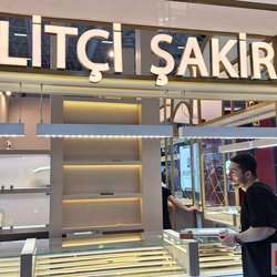 Фотоотчет с весенней выставки Istanbul Jewelry Show 2025: от оборудования до готовых украшений