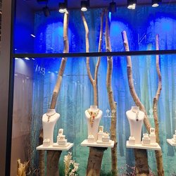 Фотоотчет с весенней выставки Istanbul Jewelry Show 2025: от оборудования до готовых украшений