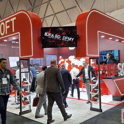 Фотоотчет с весенней выставки Istanbul Jewelry Show 2025: от оборудования до готовых украшений