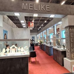 Фотоотчет с весенней выставки Istanbul Jewelry Show 2025: от оборудования до готовых украшений