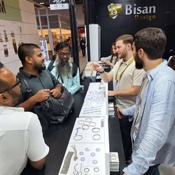 Фотоотчет с осенней выставки Istanbul Jewelry Show 2025: ювелирные изделия и технологии