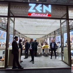 Фотоотчет с весенней выставки Istanbul Jewelry Show 2025: от оборудования до готовых украшений