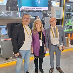 Фотоотчет с осенней выставки Istanbul Jewelry Show 2025: ювелирные изделия и технологии