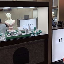 Фотоотчет с весенней выставки Istanbul Jewelry Show 2025: от оборудования до готовых украшений