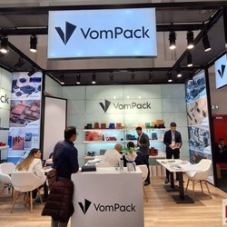Фотоотчет с весенней выставки Istanbul Jewelry Show 2025: от оборудования до готовых украшений