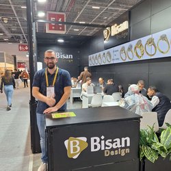 Фотоотчет с осенней выставки Istanbul Jewelry Show 2025: ювелирные изделия и технологии