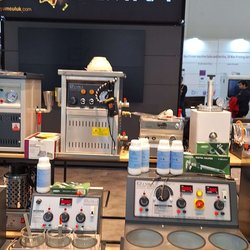 Фотоотчет с весенней выставки Istanbul Jewelry Show 2025: от оборудования до готовых украшений
