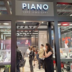 Фотоотчет с весенней выставки Istanbul Jewelry Show 2025: от оборудования до готовых украшений