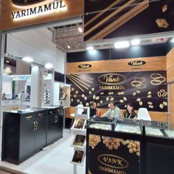 Фотоотчет с весенней выставки Istanbul Jewelry Show 2025: от оборудования до готовых украшений