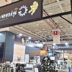 Фотоотчет с весенней выставки Istanbul Jewelry Show 2025: от оборудования до готовых украшений