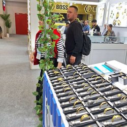 Фотоотчет с весенней выставки Istanbul Jewelry Show 2025: от оборудования до готовых украшений